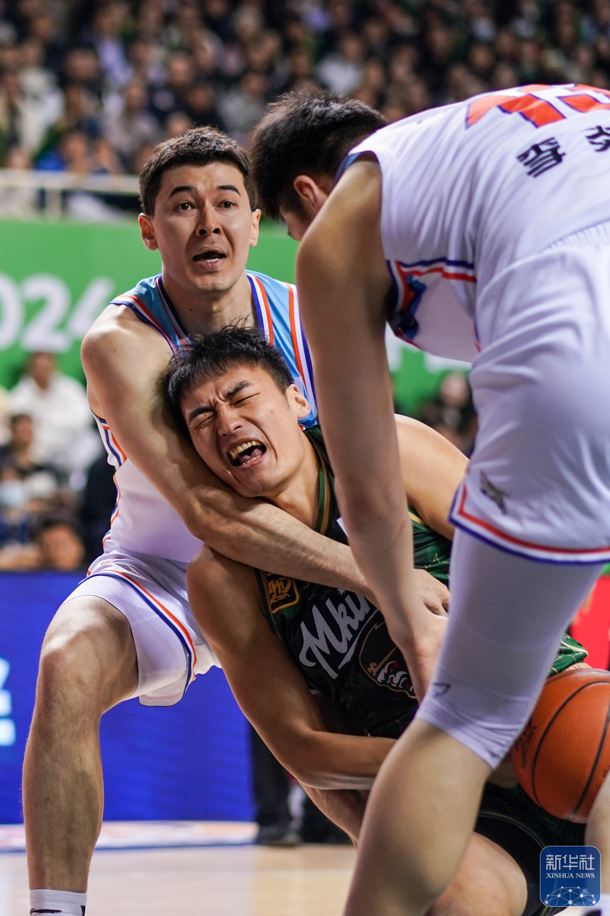 黑白直播nba在线观看-包含云南男篮力克江苏队连胜氛围浓厚的词条