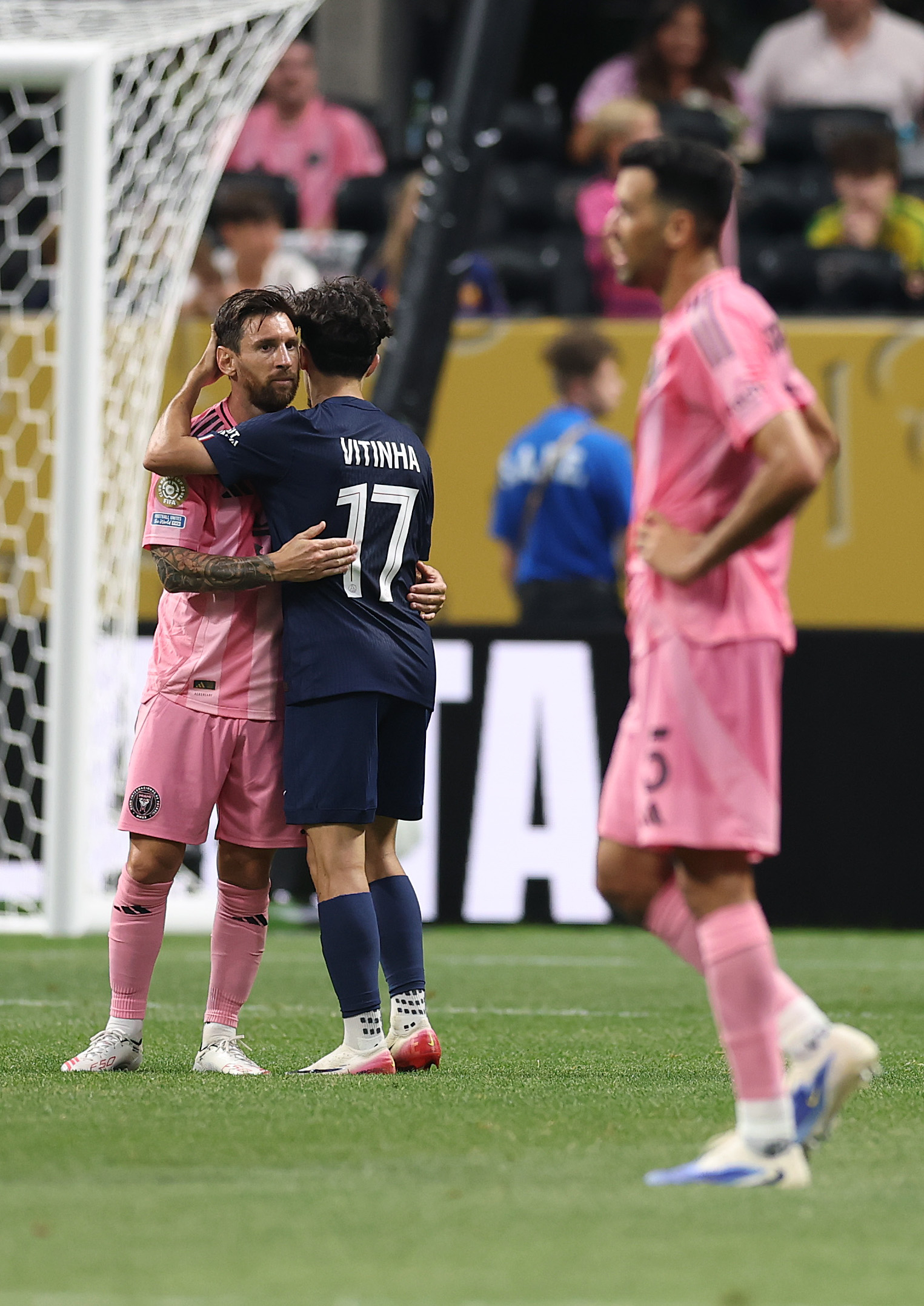 包含巴黎圣日耳曼豪取三分,晋级前景看涨的词条 包含巴黎圣日耳曼豪取三分,晋级前景看涨的词条