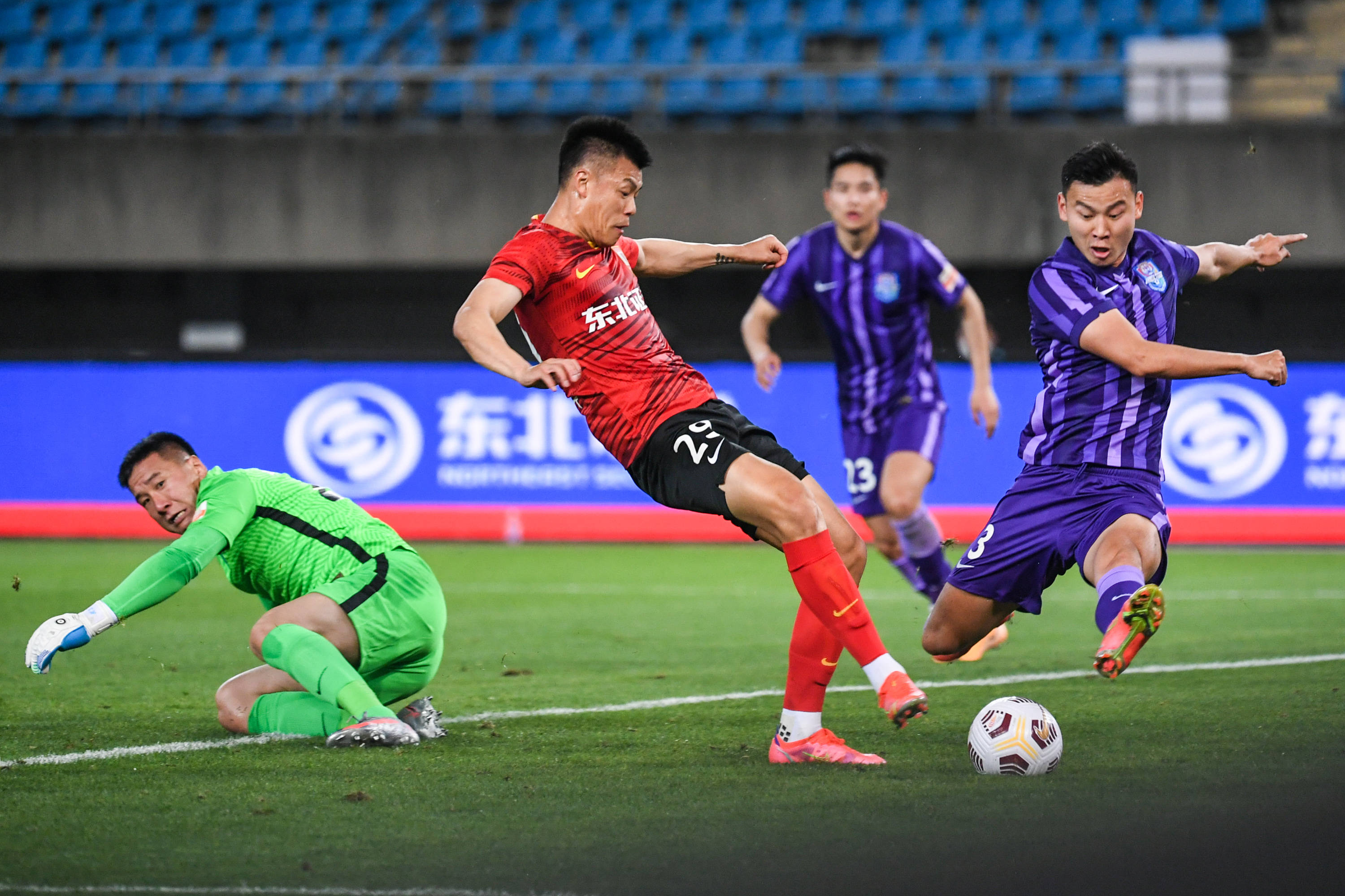 国安全取三分，领跑积分榜势不可挡的简单介绍