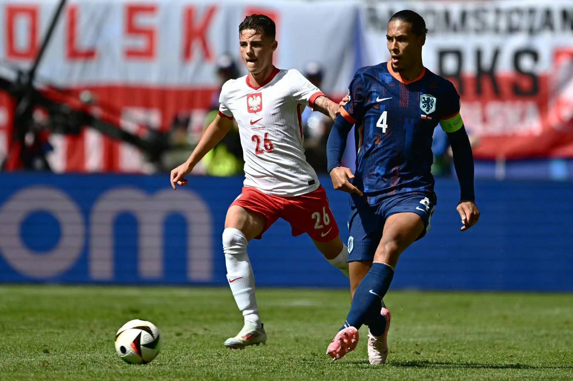 黑白直播体育-包含波兰队激烈比拼，取得惊人胜利的词条