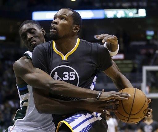 黑白直播免费体育直播-太阳队惊险取胜，奋力保住胜利的简单介绍