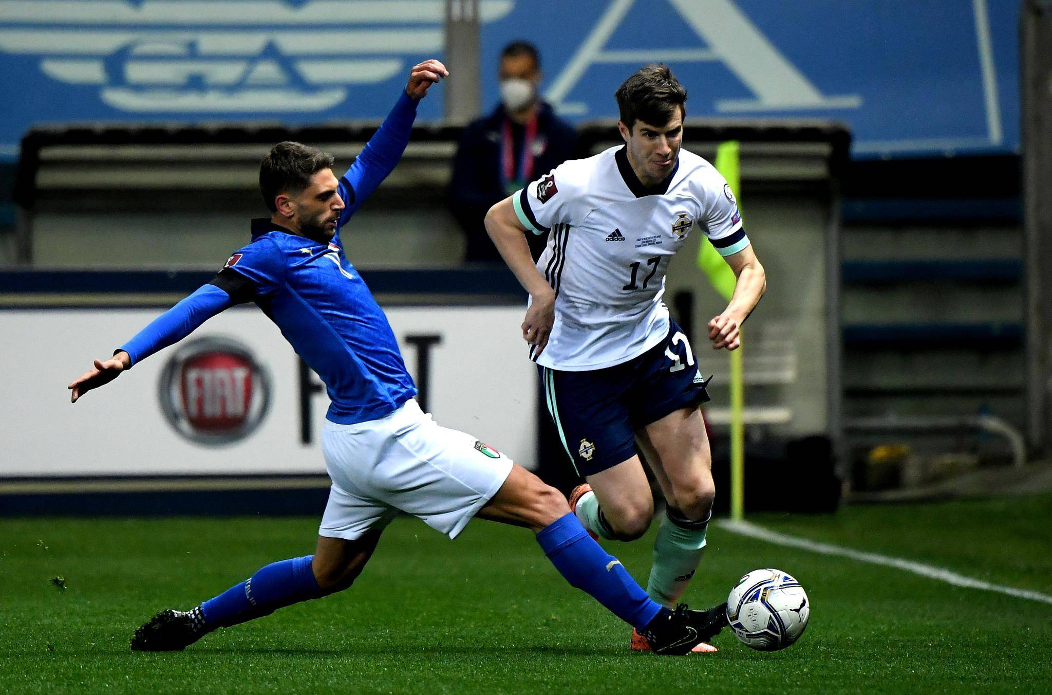 黑白直播在线观看-意大利战队整体发挥出色，靠稳健的防守拿下胜利的简单介绍