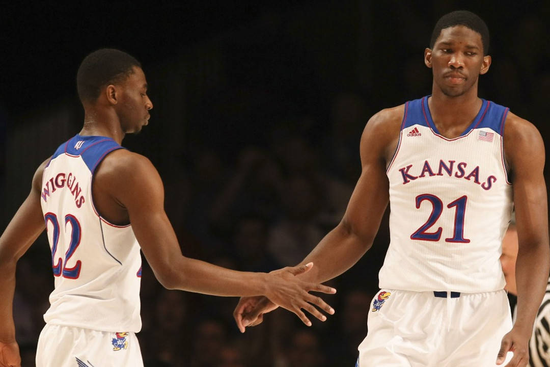 黑白直播免费体育直播-76人客场大胜篮网，恩比德32分领跑