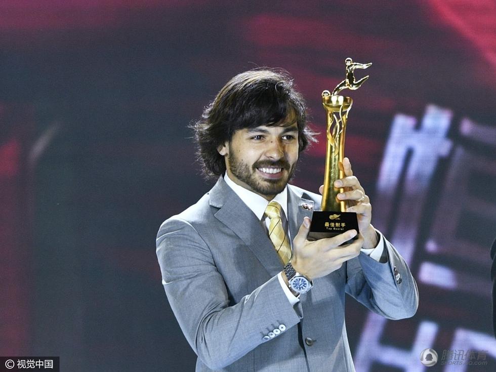 黑白直播网-关于赛车选手发挥出色，荣膺最佳MVP的信息