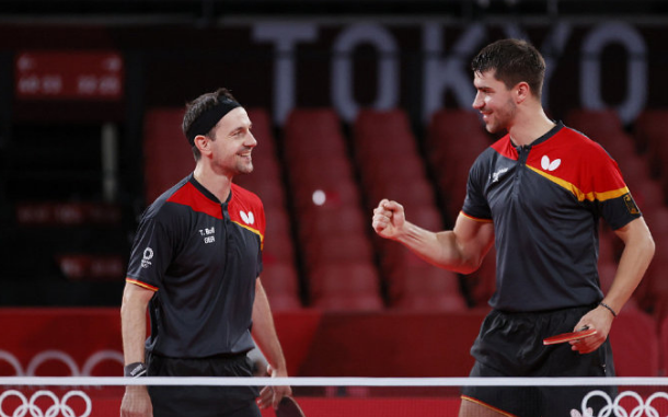 黑白直播免费体育直播-日本队鏖战印尼队，黄鸭组合高光表现