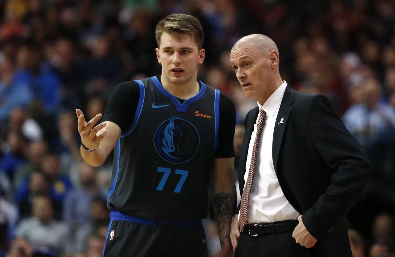 黑白直播在线观看nba-浙江队横扫步行者，东契奇状态火热