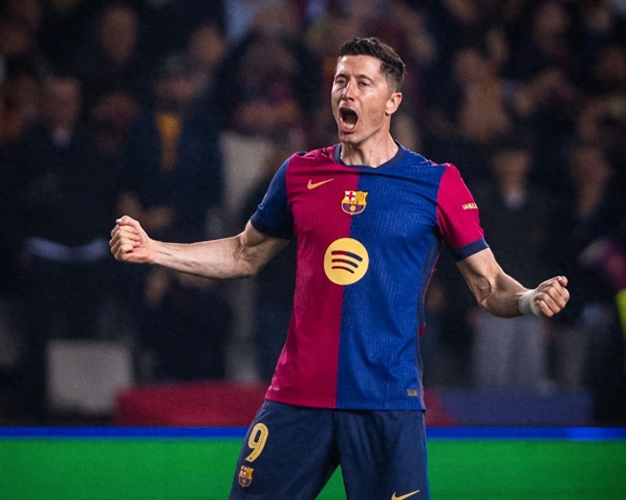 黑白直播在线观看-丹麦轻取切尔西，莱万惊艳四座