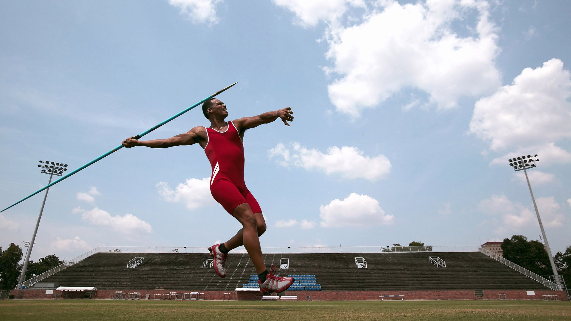 卡马文加爆发新星耀眼，奥地利足球哲学压制莱比锡红牛