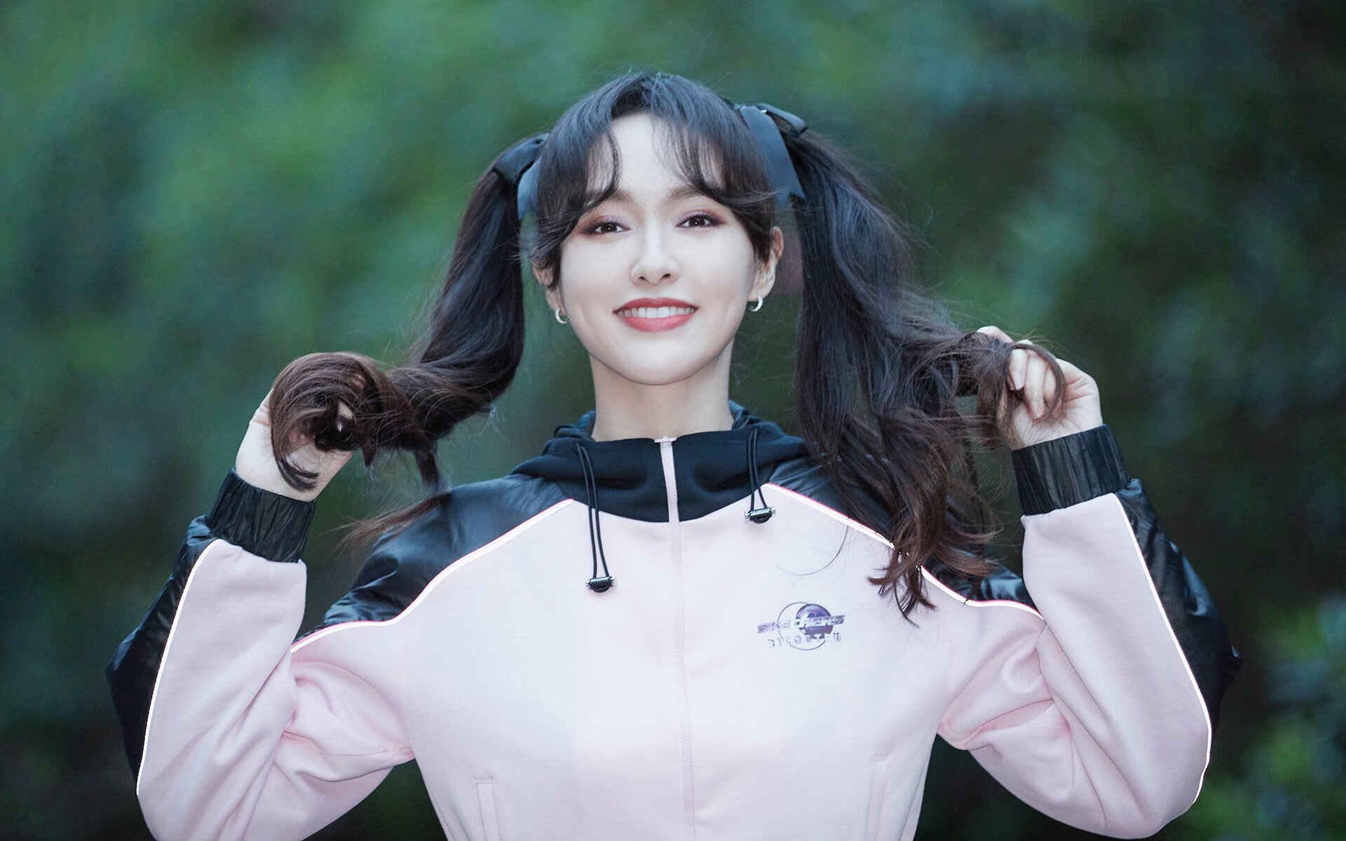 黑白直播网-意甲焦点战之夜，恩比德个人能力完全展现，篮球巨星的跨界光芒