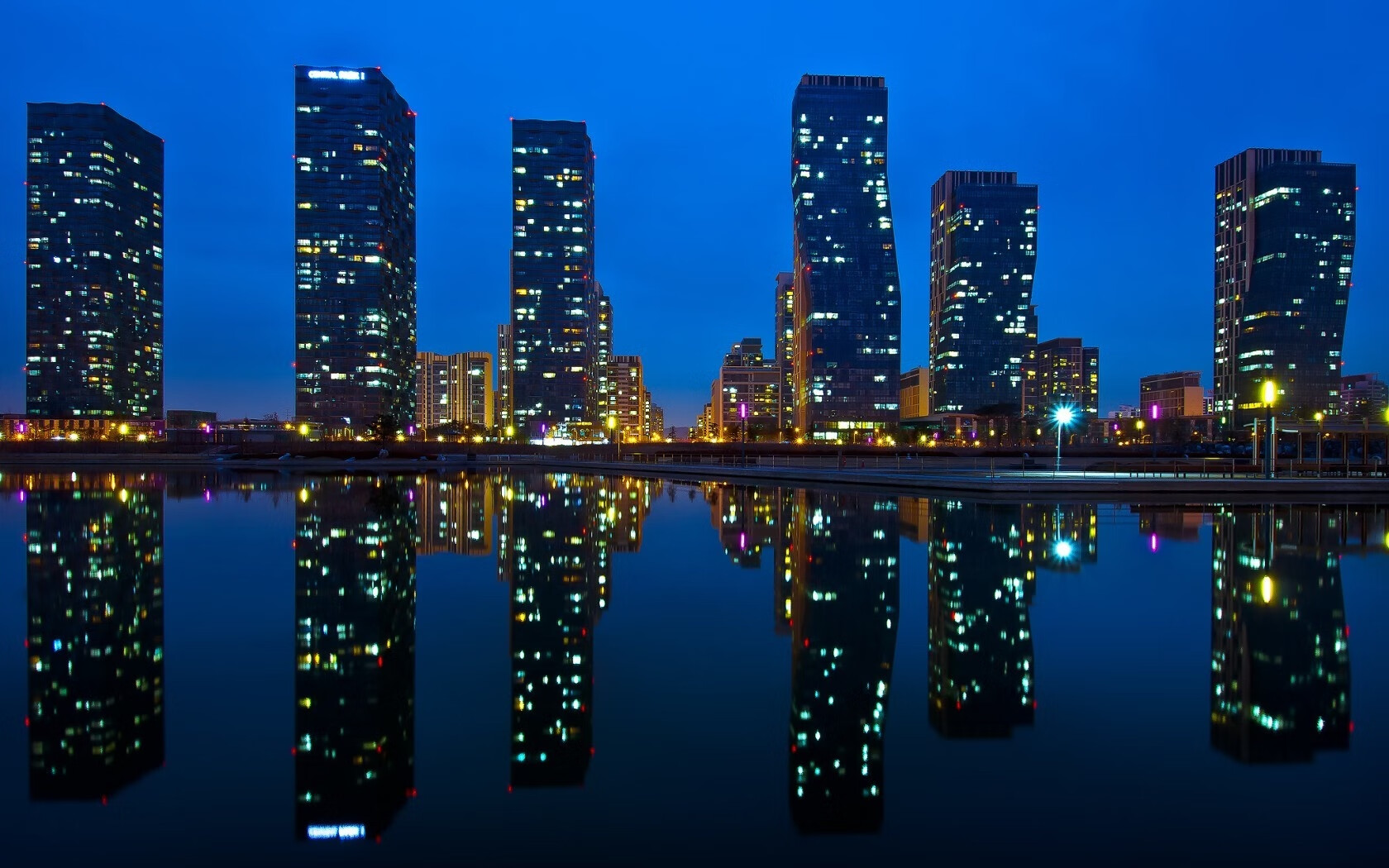 黑白直播在线观看-萨卡孤帆破浪，加拿大冰封酋长球场，当个体光芒刺破体系铁幕