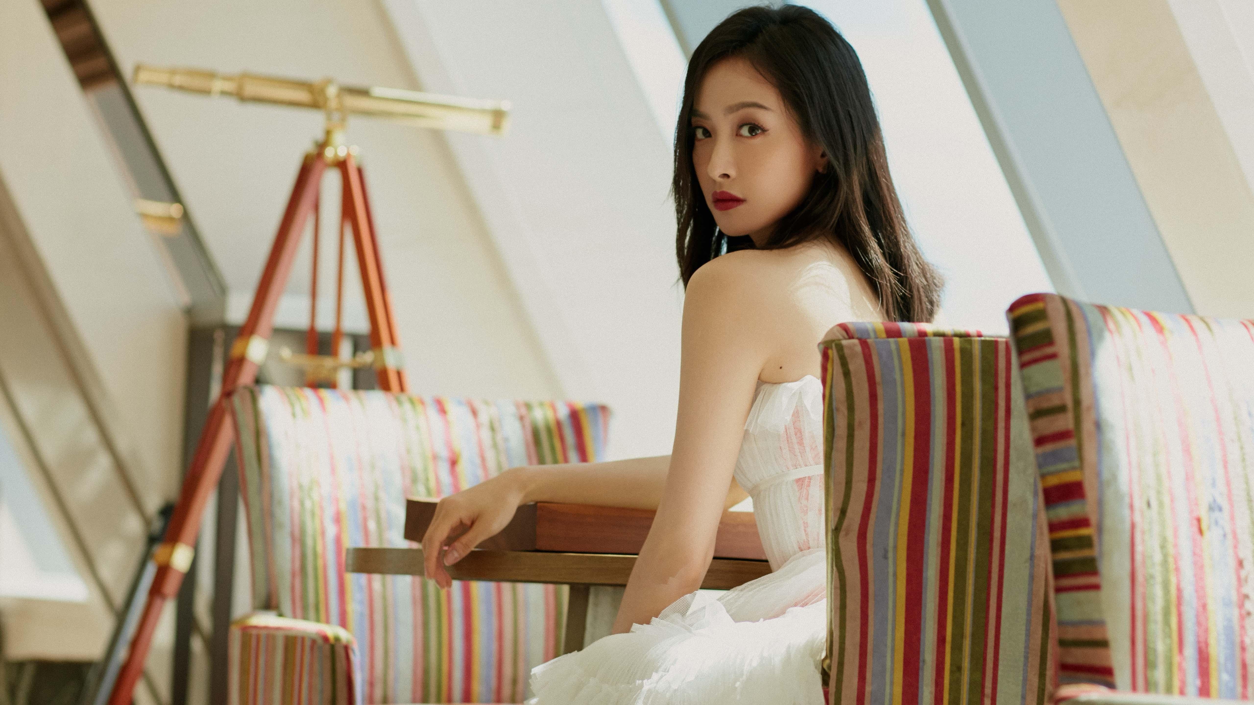 黑白直播nba-黄蜂新王登基！雄鹿横扫勇士，拉梅洛·鲍尔成关键先生